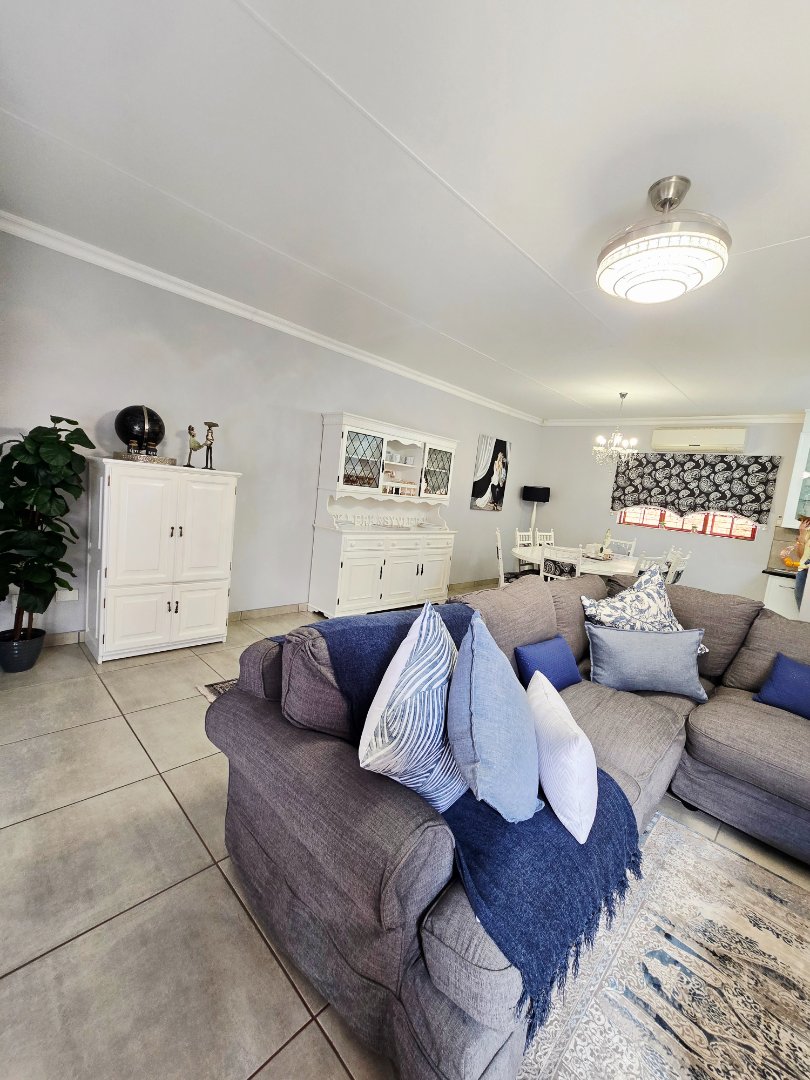 3 Bedroom Property for Sale in Flamwood North West